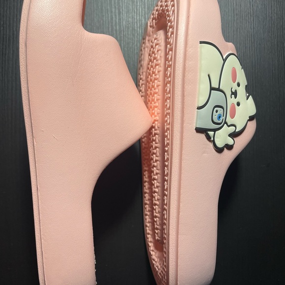 Pink Cute White Rabbit Slippers - Picture 3 of 4